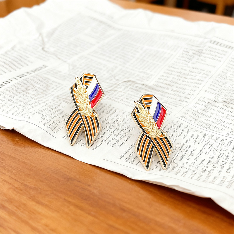 Corsage Brooch  Badge Russian  – Women Fashion History recenzja i cena