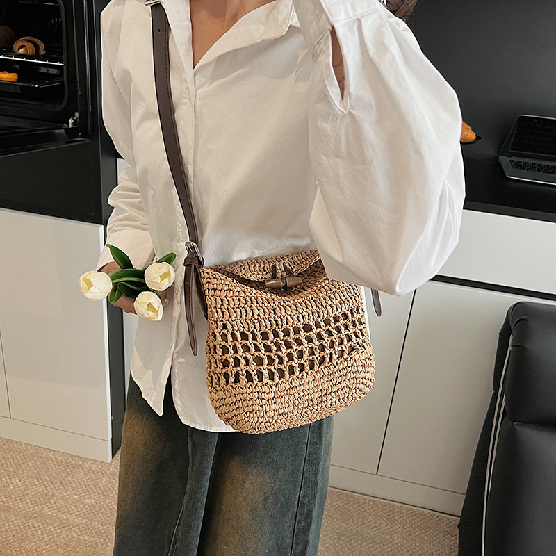 Small Woven Straw Bucket Bag L – Women'S Fashion Trends 2026 Spring Summer recenzja i cena